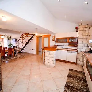 Apartamento Ksenija